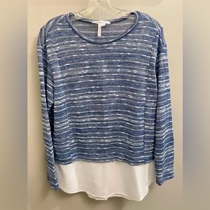 BCBGeneration Blue White Shirt Tail Sweater Womens Size Medium
